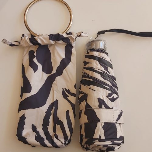 מטריה מנומרת חזקה לחורף